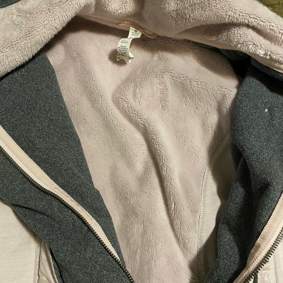 Rare Lululemon Jacket - Picture 9 of 11